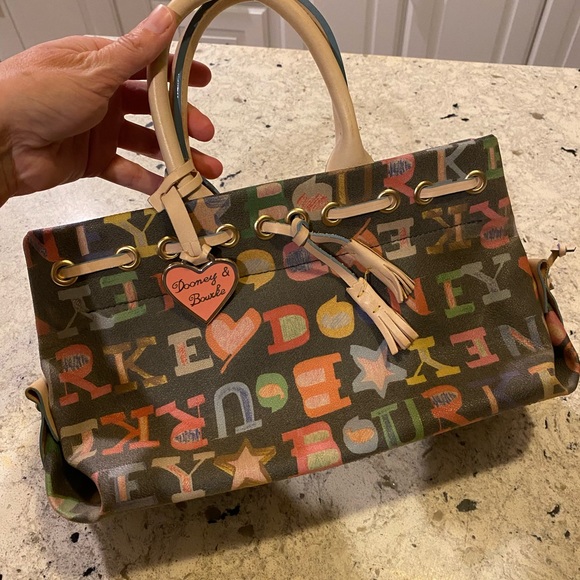 Dooney & Bourke Handbags - Dooney & Bourke purse